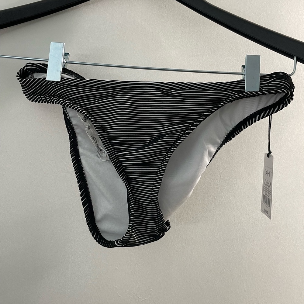 Shade and Shore bathing suit size S. NWT. black and white small stripes.